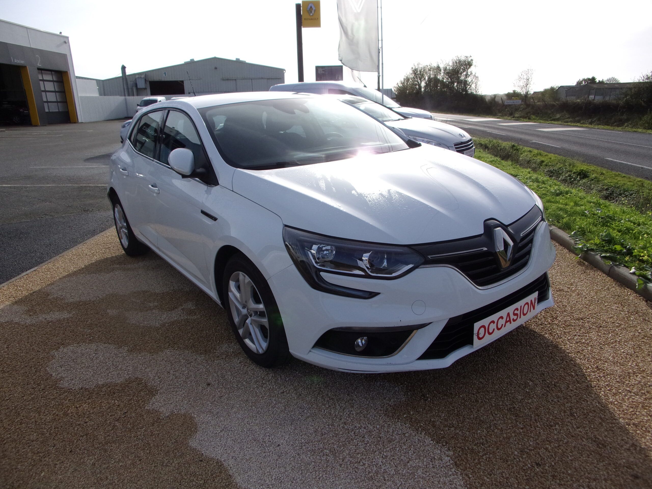 RENAULT MEGANE IV BERLINE BUSINESS BLUE DCI 115 - Garage Toutlemonde  Automobiles