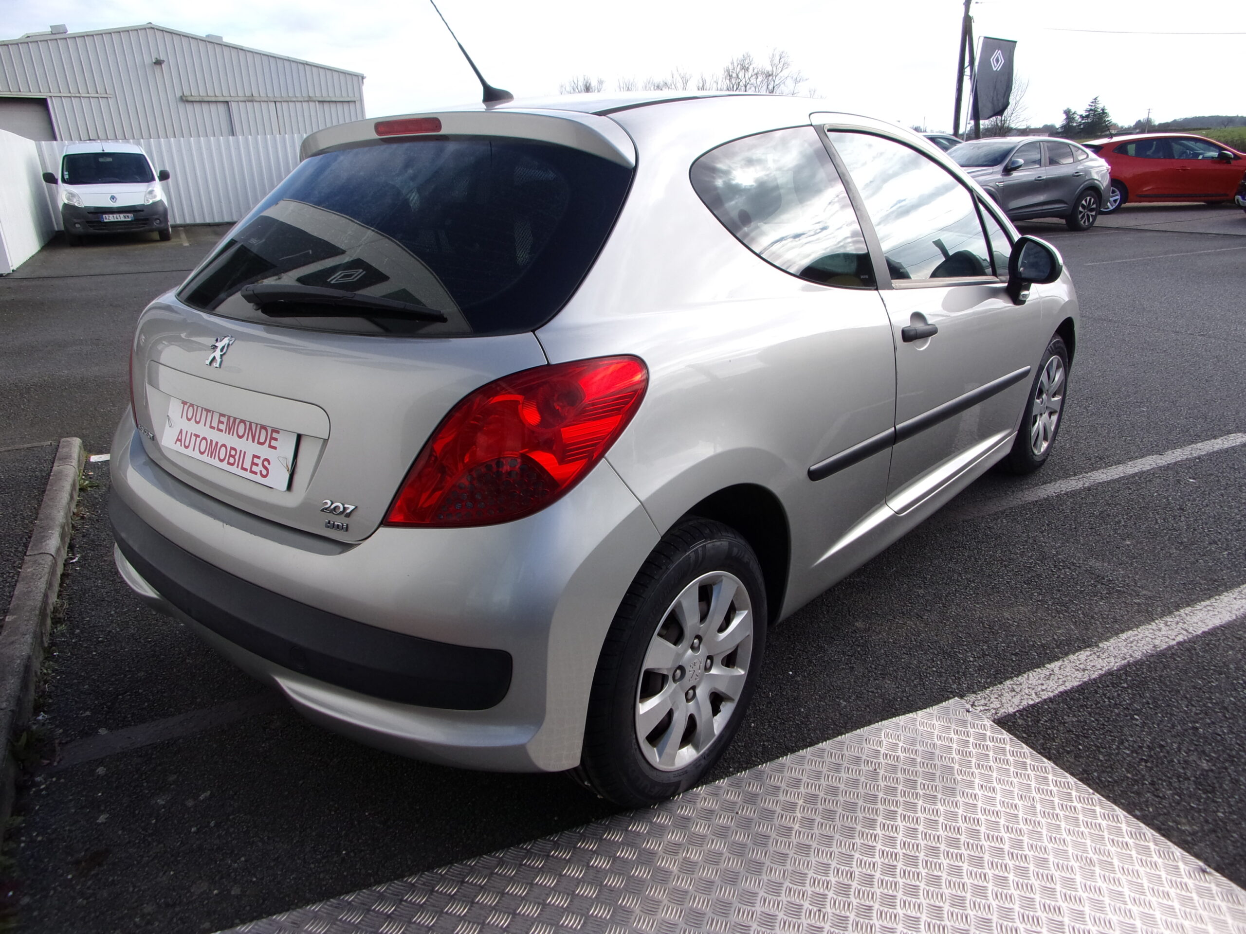 PEUGEOT 207 Premium 1.6 HDi 16v 90ch