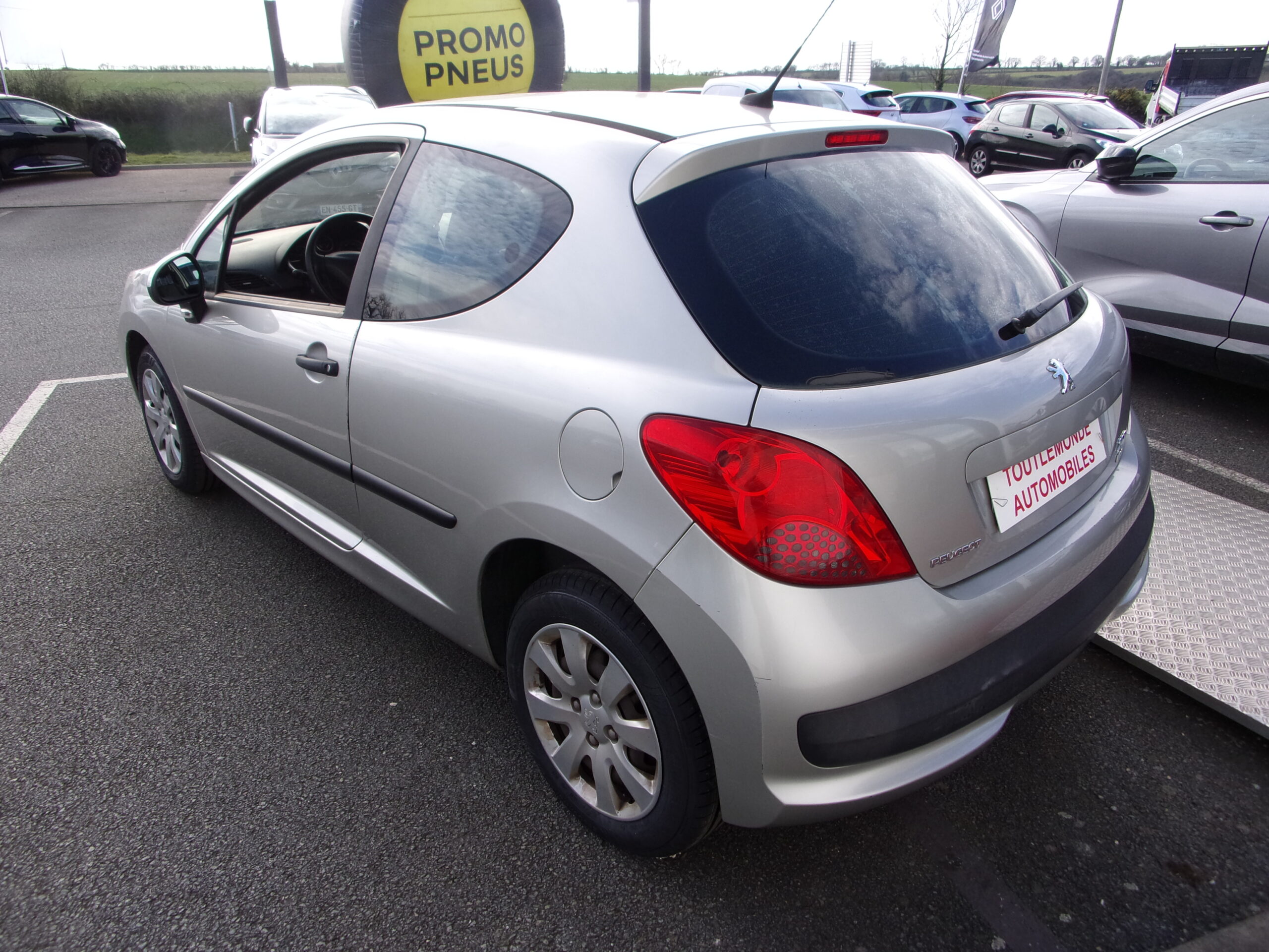 PEUGEOT 207 Premium 1.6 HDi 16v 90ch