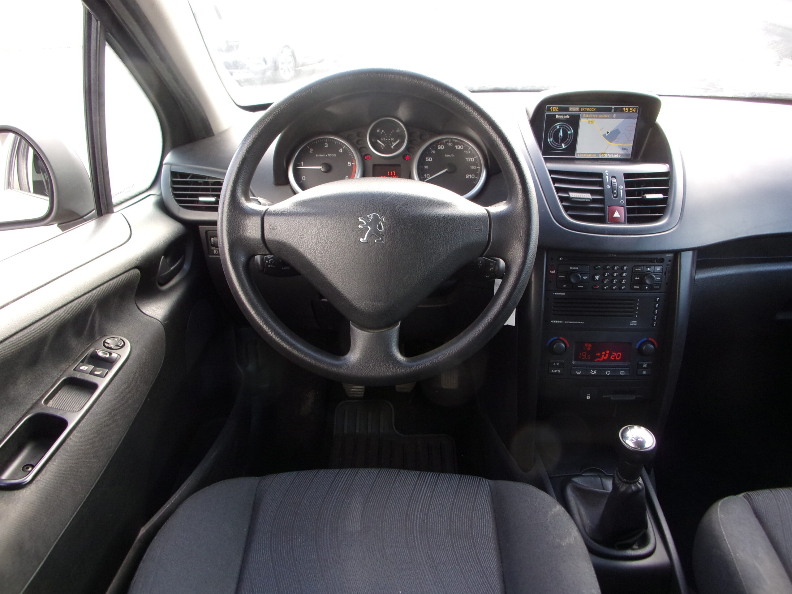 PEUGEOT 207 Premium 1.6 HDi 16v 90ch