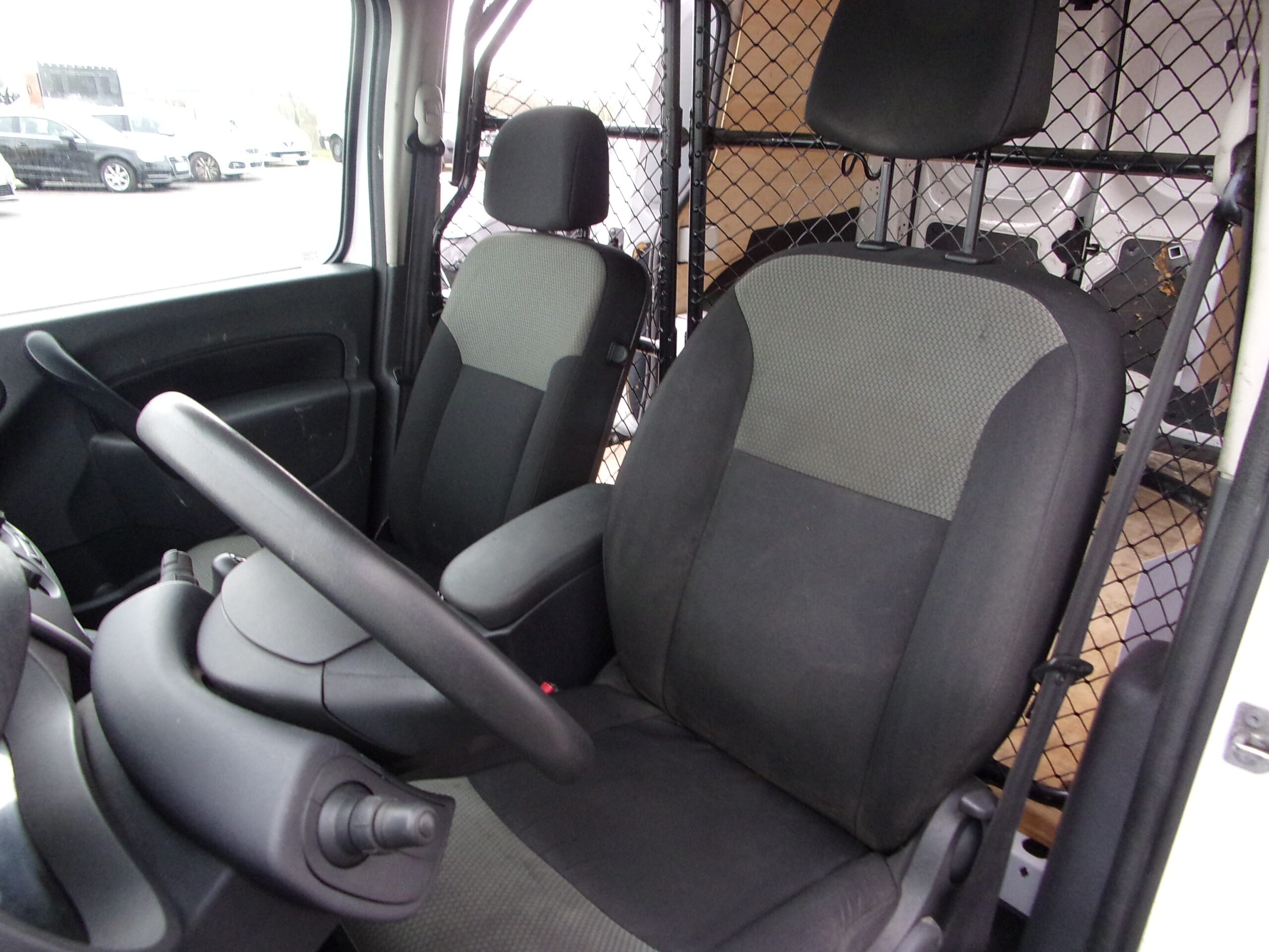 RENAULT KANGOO EXPRESS GRAND CONFORT 1.5 DCI 90 ENERGY E6