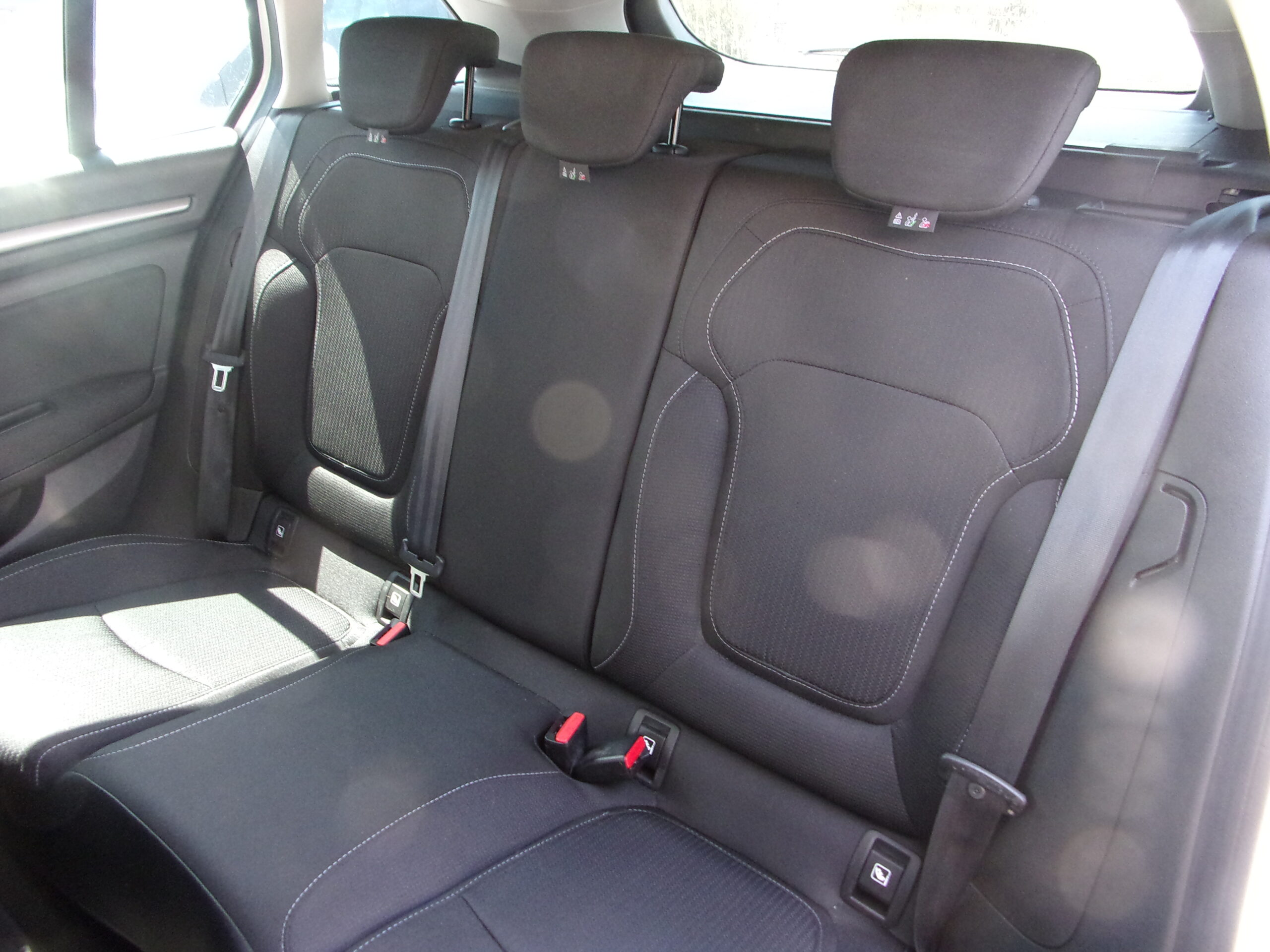 RENAULT MEGANE IV ESTATE BLUE DCI 115