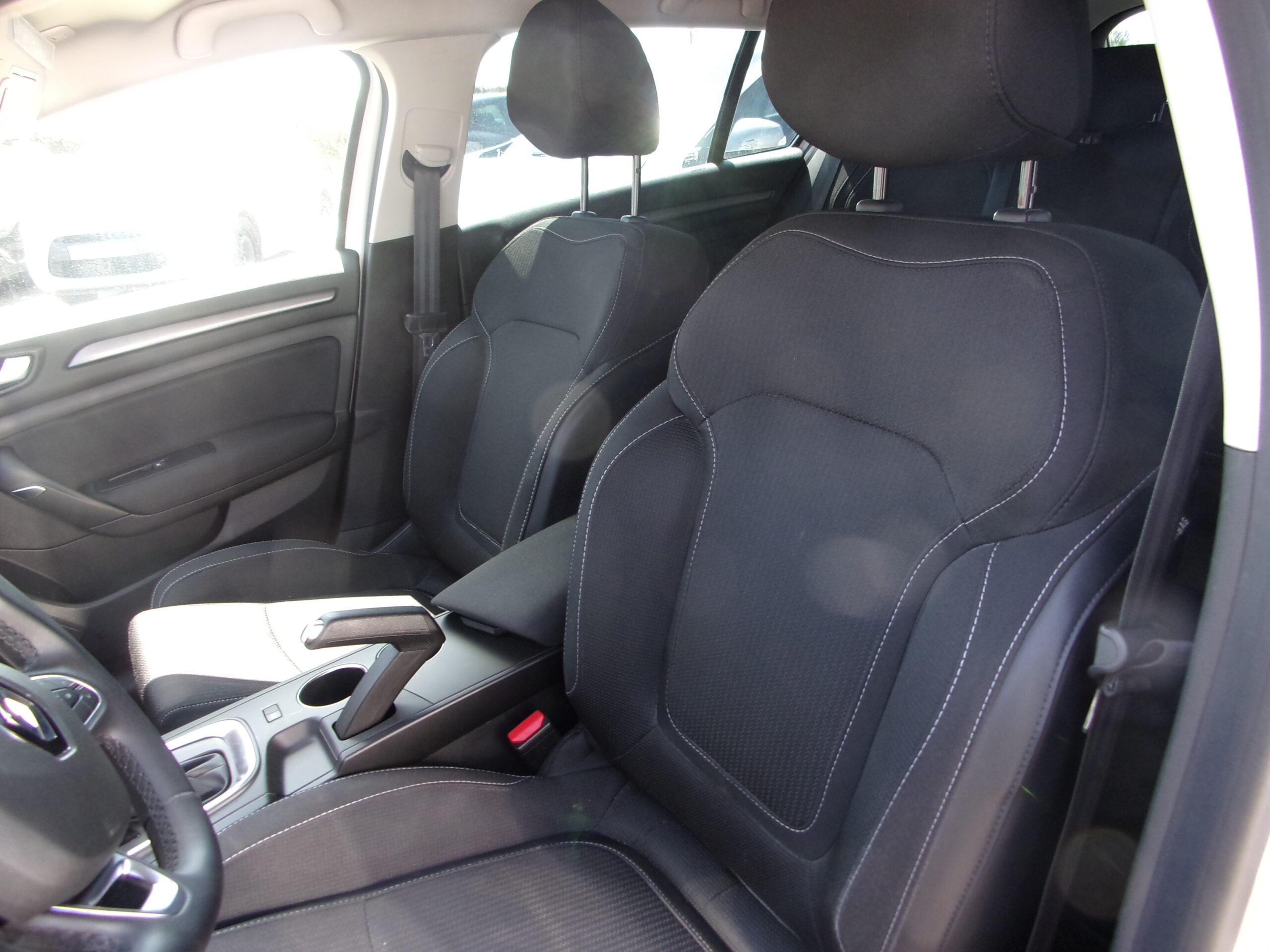 RENAULT MEGANE IV ESTATE BLUE DCI 115