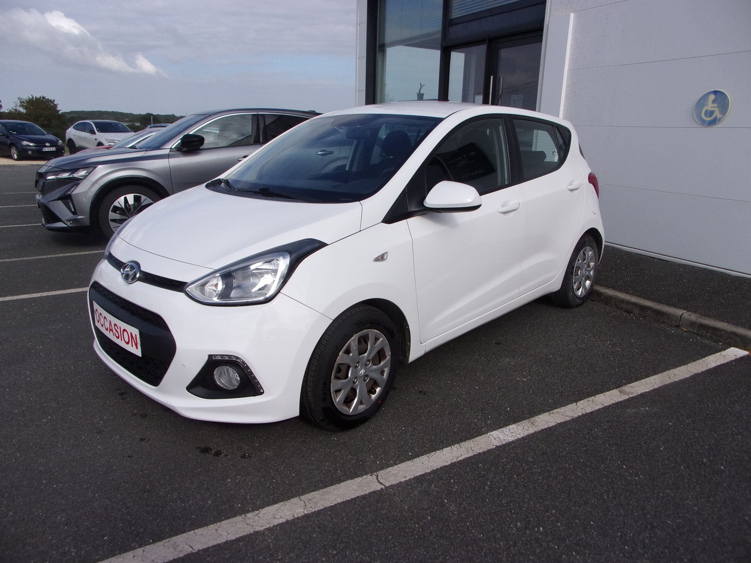 HYUNDAI i10