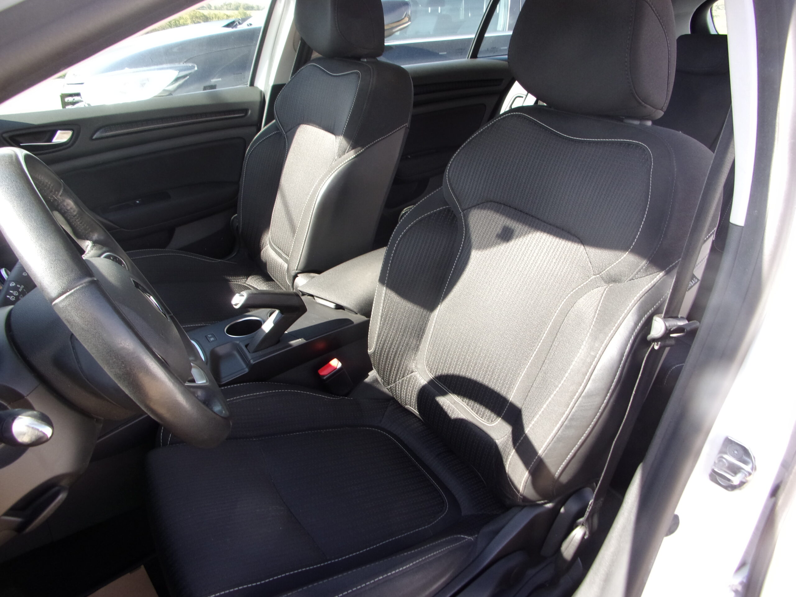 RENAULT MEGANE IV ESTATE BUSINESS