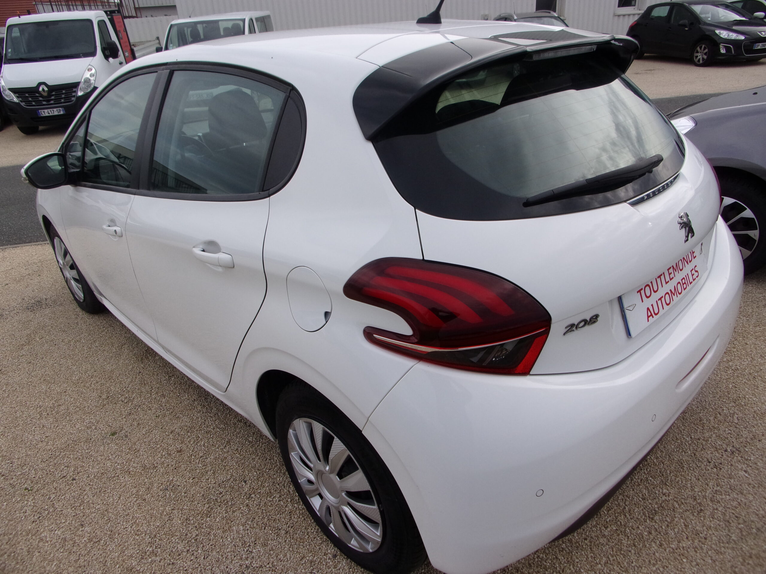 PEUGEOT 208 BUSINESS 1.6 BLUE HDI 75 CH