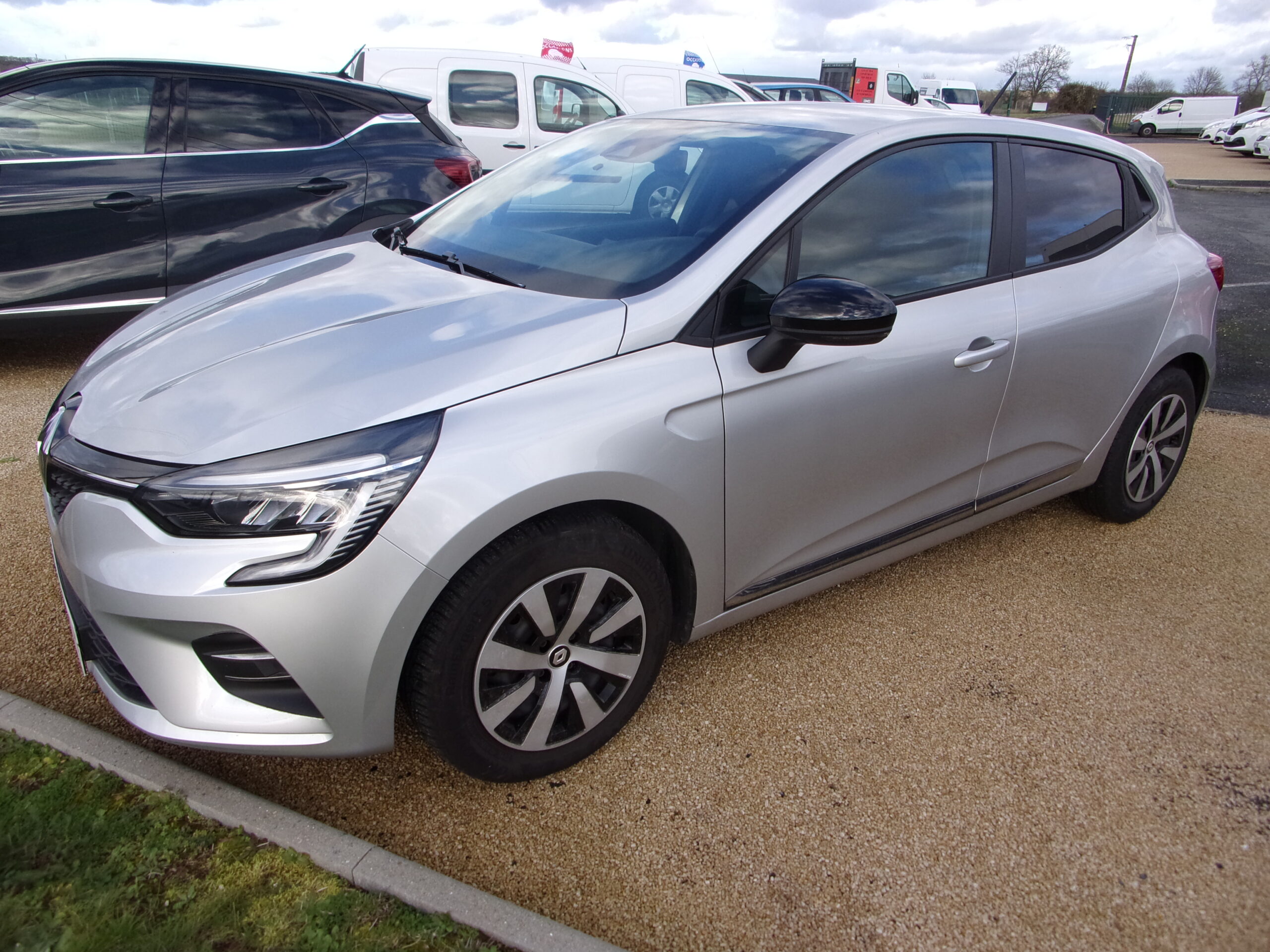 RENAULT CLIO V EVOLUTION BLUE DCI 100