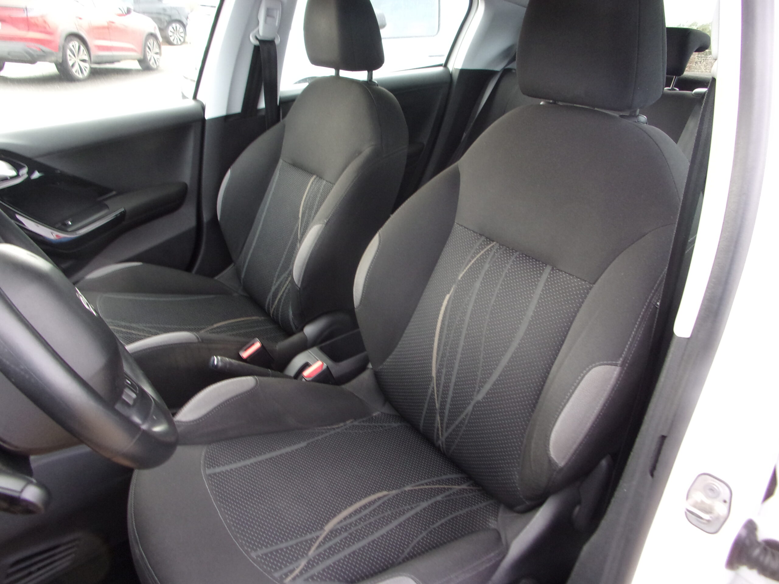 PEUGEOT 208 ALLURE 1.4 HDI 68ch FAP BVM5