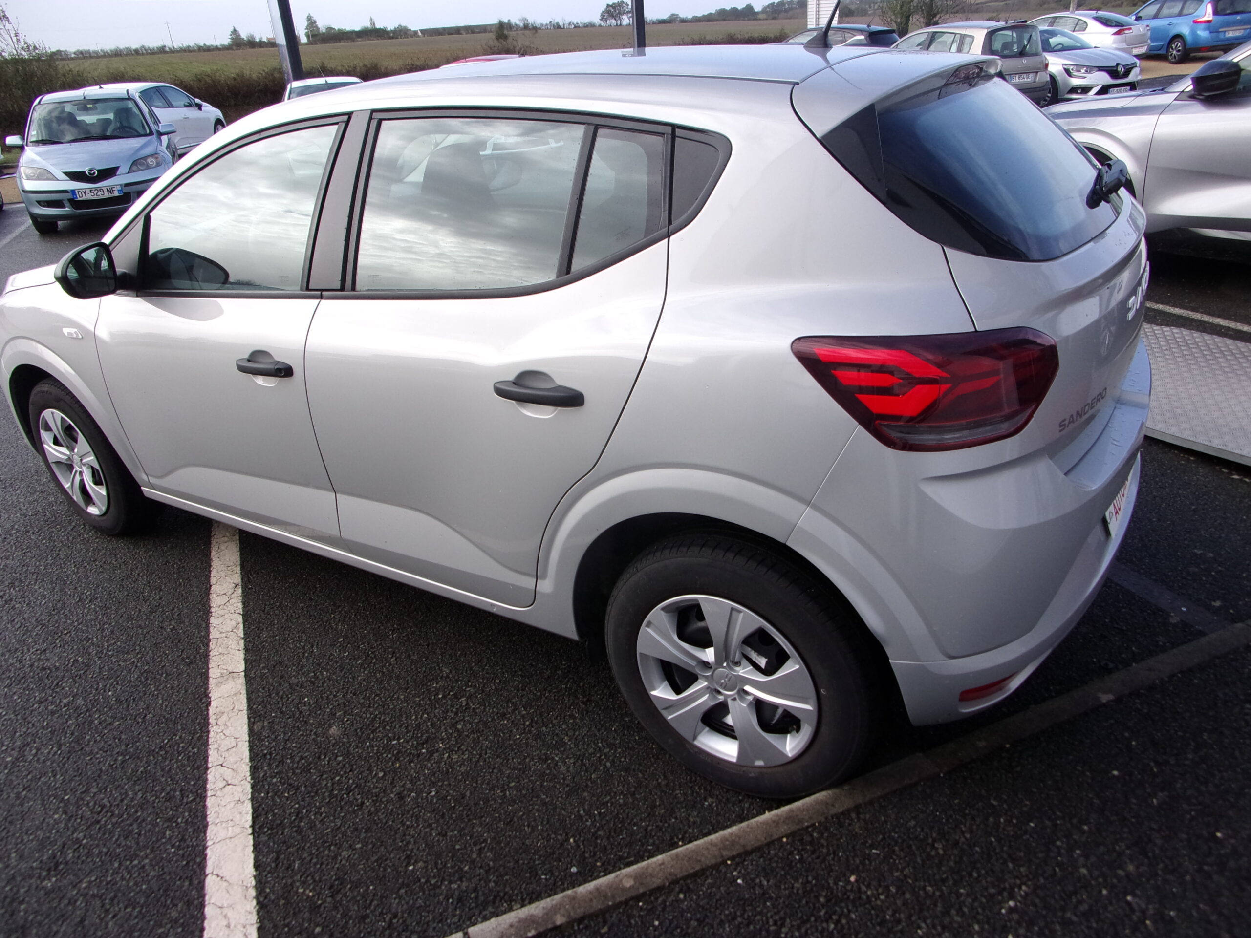 DACIA SANDERO ESSENTIAL ECO-G 100